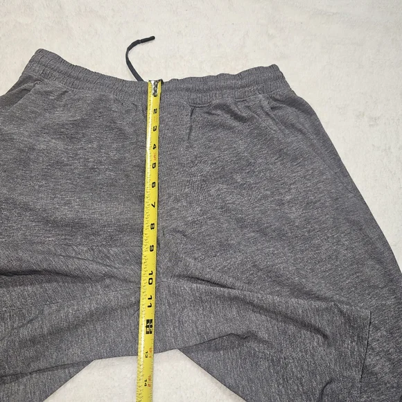 Lululemon Athletic Men's Gray Shorts (Size M) - Picture 6 of 7